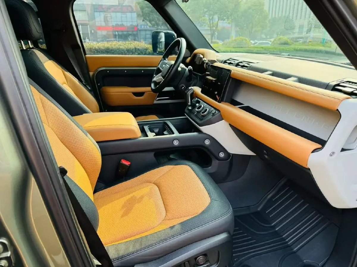 2023 Land Rover Defender 3.0T 400HP L6 8AT,autocango,china used car exporter,china ev exporter,chinese used car exporter,chinese used ev exporter