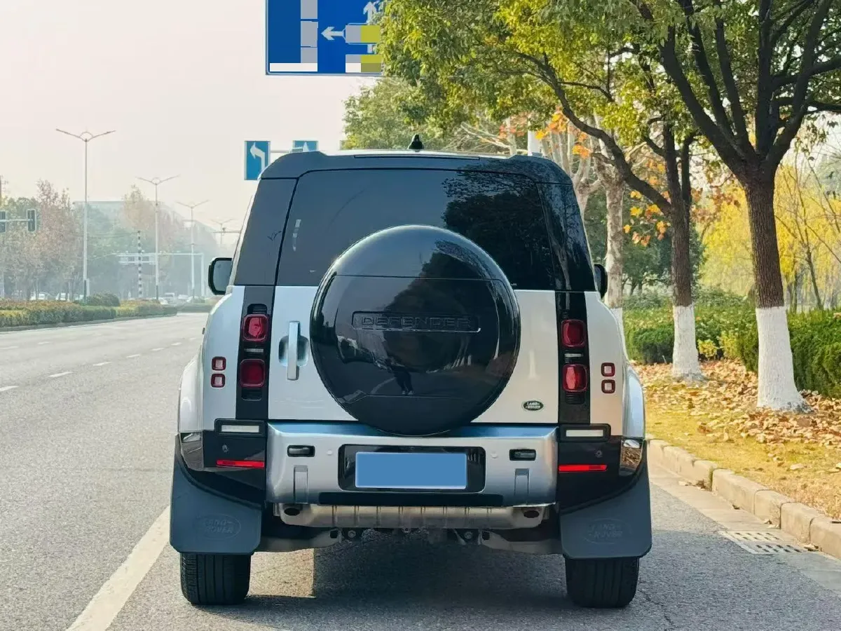 2023 Land Rover Defender 3.0T 400HP L6 8AT,autocango,china used car exporter,china ev exporter,chinese used car exporter,chinese used ev exporter