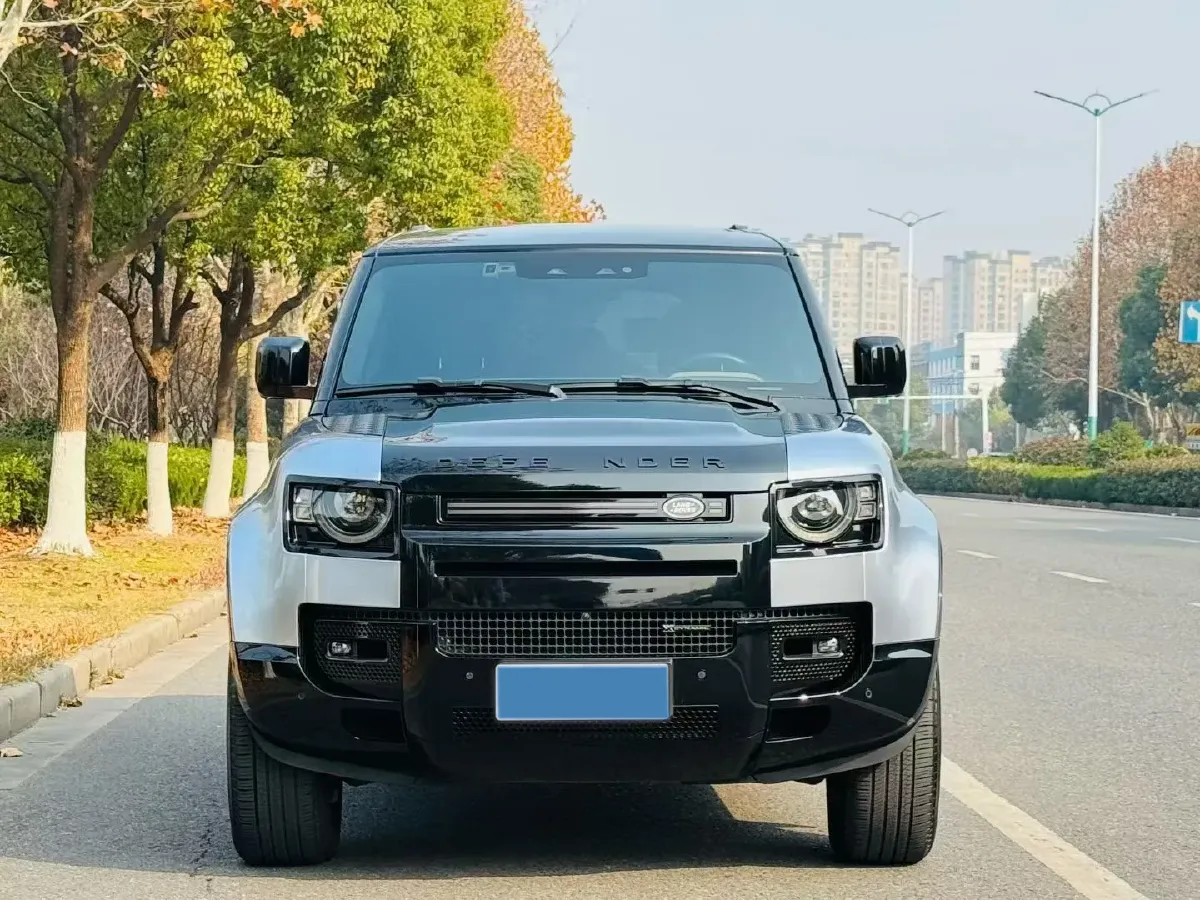 2023 Land Rover Defender 3.0T 400HP L6 8AT,autocango,china used car exporter,china ev exporter,chinese used car exporter,chinese used ev exporter