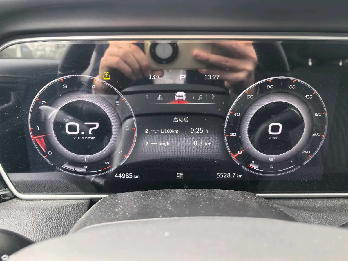 2022 HongQi HS5 2.0T 224HP L4 6AT,autocango,china used car exporter,china ev exporter,chinese used car exporter,chinese used ev exporter