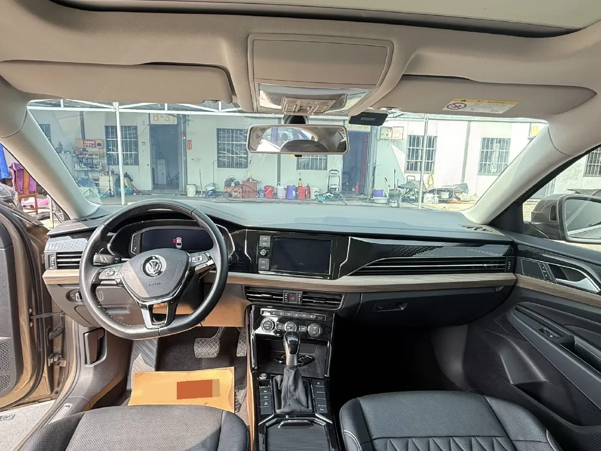 2019 Volvo V40 1.5T 152HP L4 6AT,autocango,china used car exporter,china ev exporter,chinese used car exporter,chinese used ev exporter