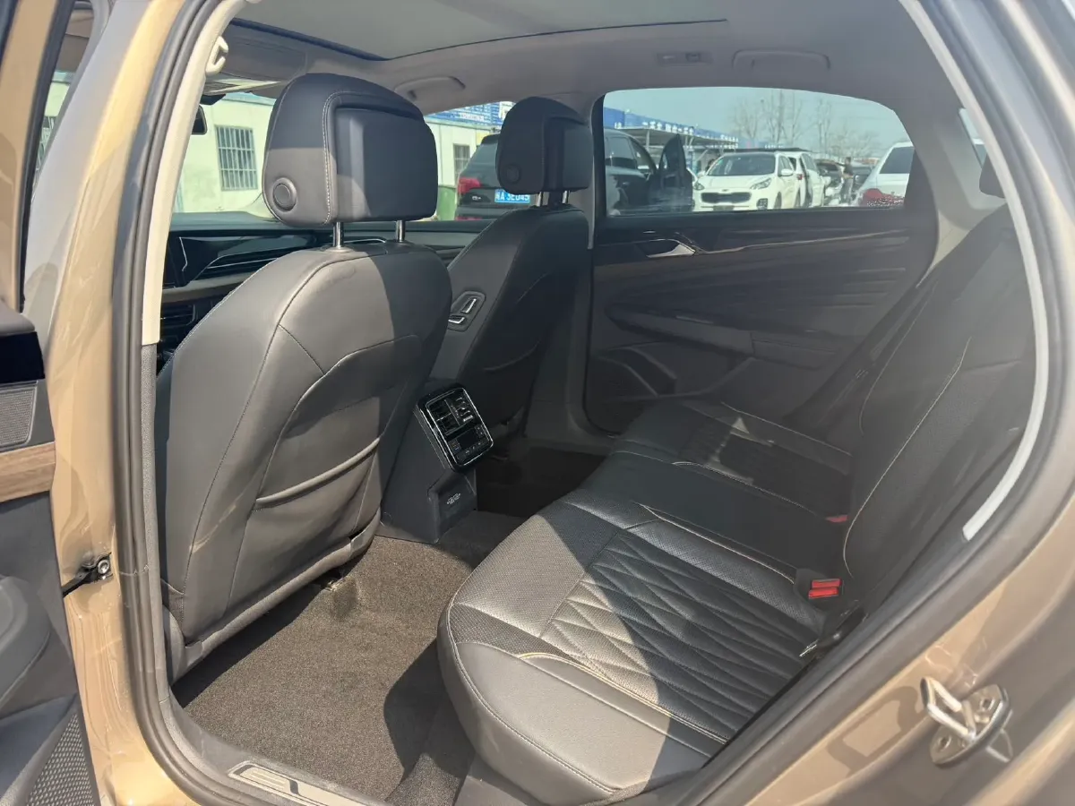 2019 Volvo V40 1.5T 152HP L4 6AT,autocango,china used car exporter,china ev exporter,chinese used car exporter,chinese used ev exporter