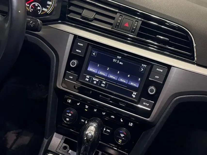 2019 Volkswagen Passat 1.4T 150HP L4 7DCT,autocango,china used car exporter,china ev exporter,chinese used car exporter,chinese used ev exporter