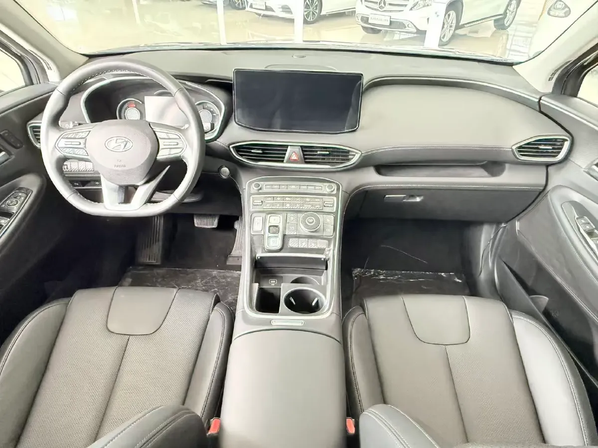 2023 Hyundai Santafe 2.0T 230HP L4 8AT,autocango,china used car exporter,china ev exporter,chinese used car exporter,chinese used ev exporter