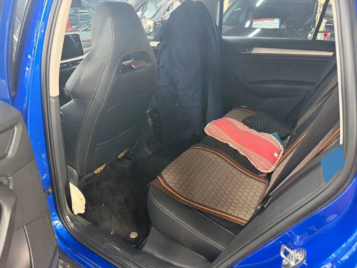 2022 Skoda Kodiak 2.0T 186HP L4 7DCT,autocango,china used car exporter,china ev exporter,chinese used car exporter,chinese used ev exporter