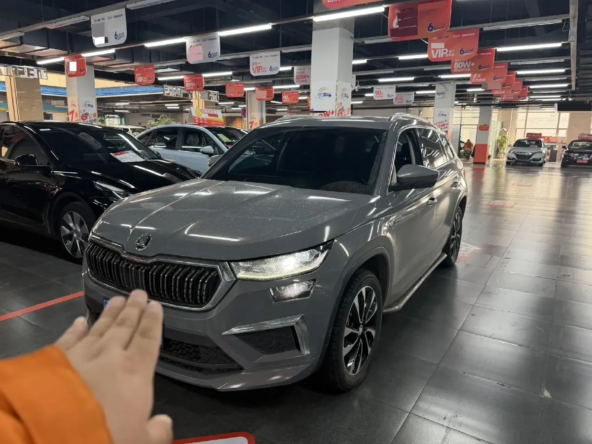 2022 Skoda Kodiak 2.0T 186HP L4 7DCT,autocango,china used car exporter,china ev exporter,chinese used car exporter,chinese used ev exporter