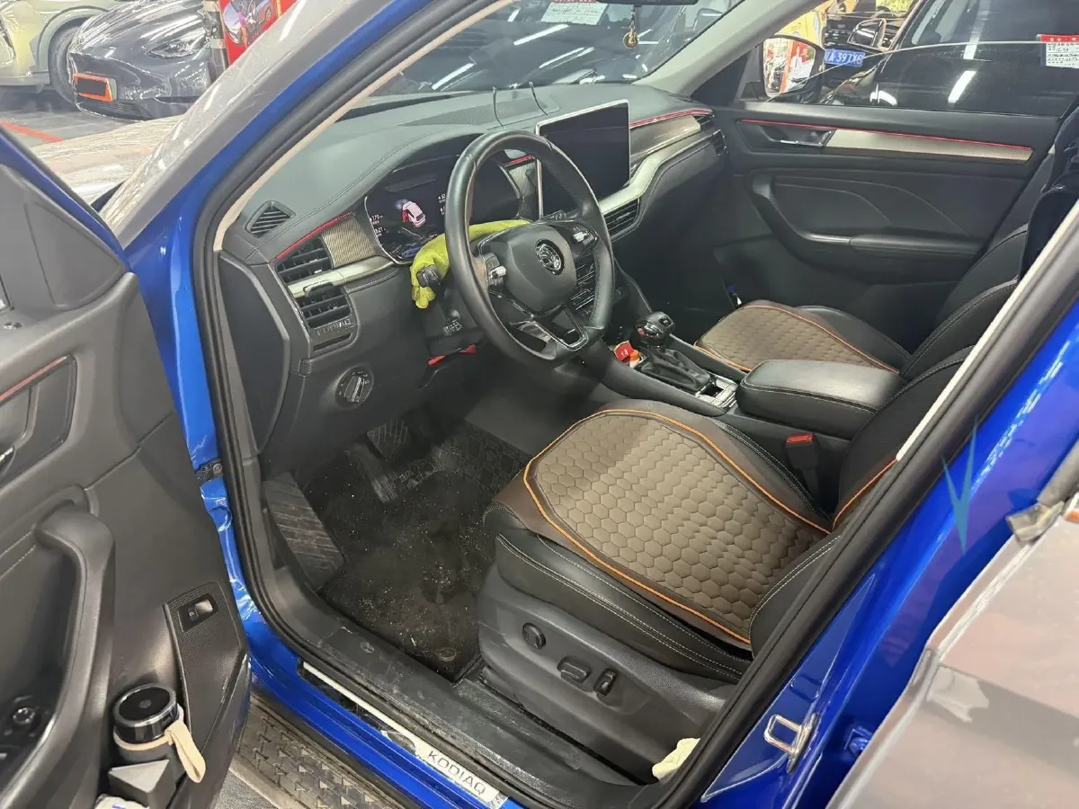 2022 Skoda Kodiak 2.0T 186HP L4 7DCT,autocango,china used car exporter,china ev exporter,chinese used car exporter,chinese used ev exporter