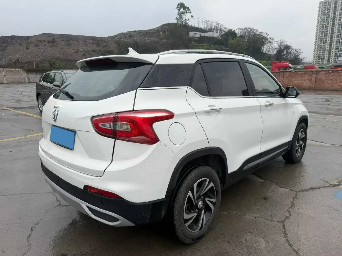 2017 HaiMa S5 Young Edition 1.6L 122HP L4 5MT,autocango,china used car exporter,china ev exporter,chinese used car exporter,chinese used ev exporter