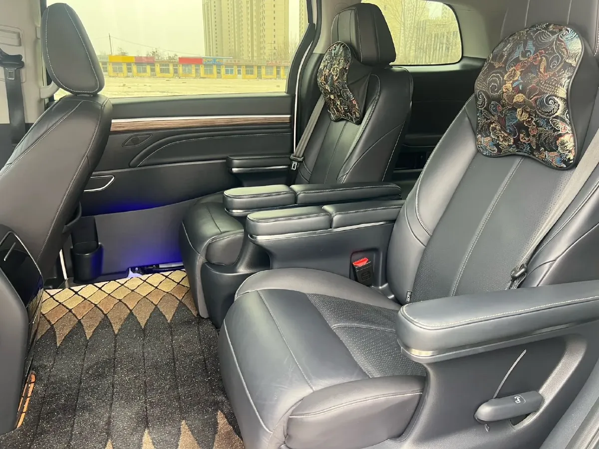 2021 GAC Trumpchi M8 2.0T 252HP L4 8AT,autocango,china used car exporter,china ev exporter,chinese used car exporter,chinese used ev exporter