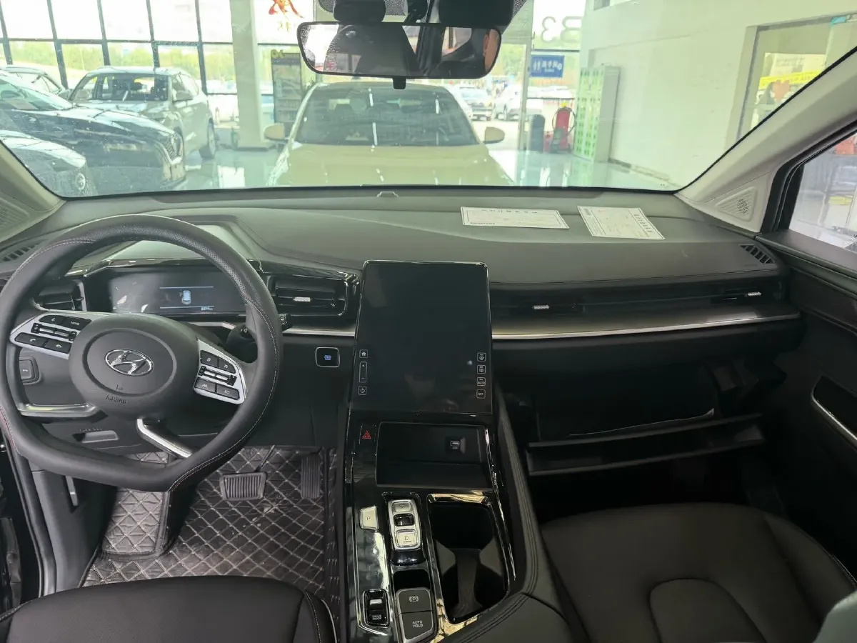 2024 Hyundai Custo 1.5T 170HP L4 8AT,autocango,china used car exporter,china ev exporter,chinese used car exporter,chinese used ev exporter