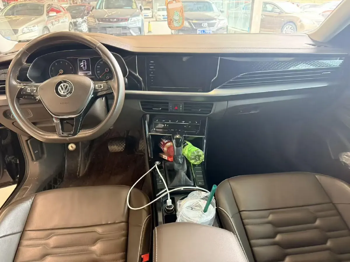 2020 Volkswagen Passat 2.0T 186HP L4 7DCT,autocango,china used car exporter,china ev exporter,chinese used car exporter,chinese used ev exporter