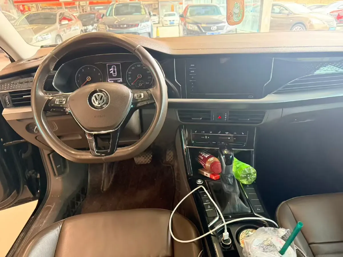 2020 Volkswagen Passat 2.0T 186HP L4 7DCT,autocango,china used car exporter,china ev exporter,chinese used car exporter,chinese used ev exporter