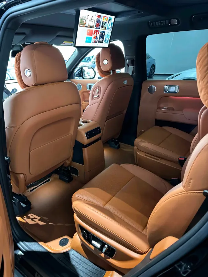 2024 Land Rover Range Rover Evoque 1.5T 200HP L3 8AT PHEV 15.5KWH,autocango,china used car exporter,china ev exporter,chinese used car exporter,chinese used ev exporter