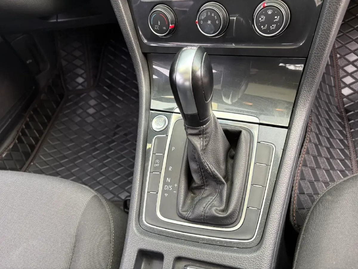 2020 Volkswagen Golf 1.2T 116HP L4 7DCT,autocango,china used car exporter,china ev exporter,chinese used car exporter,chinese used ev exporter