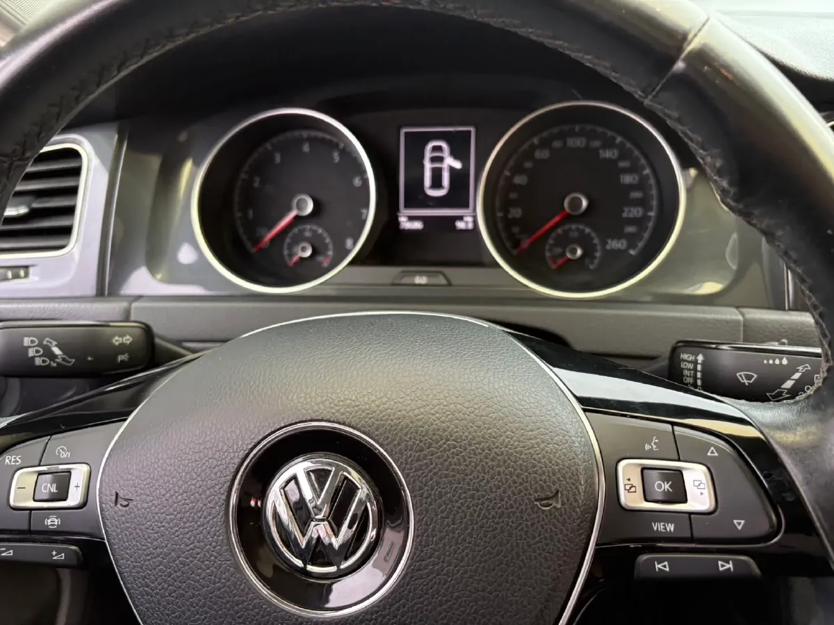 2020 Volkswagen Golf 1.2T 116HP L4 7DCT,autocango,china used car exporter,china ev exporter,chinese used car exporter,chinese used ev exporter