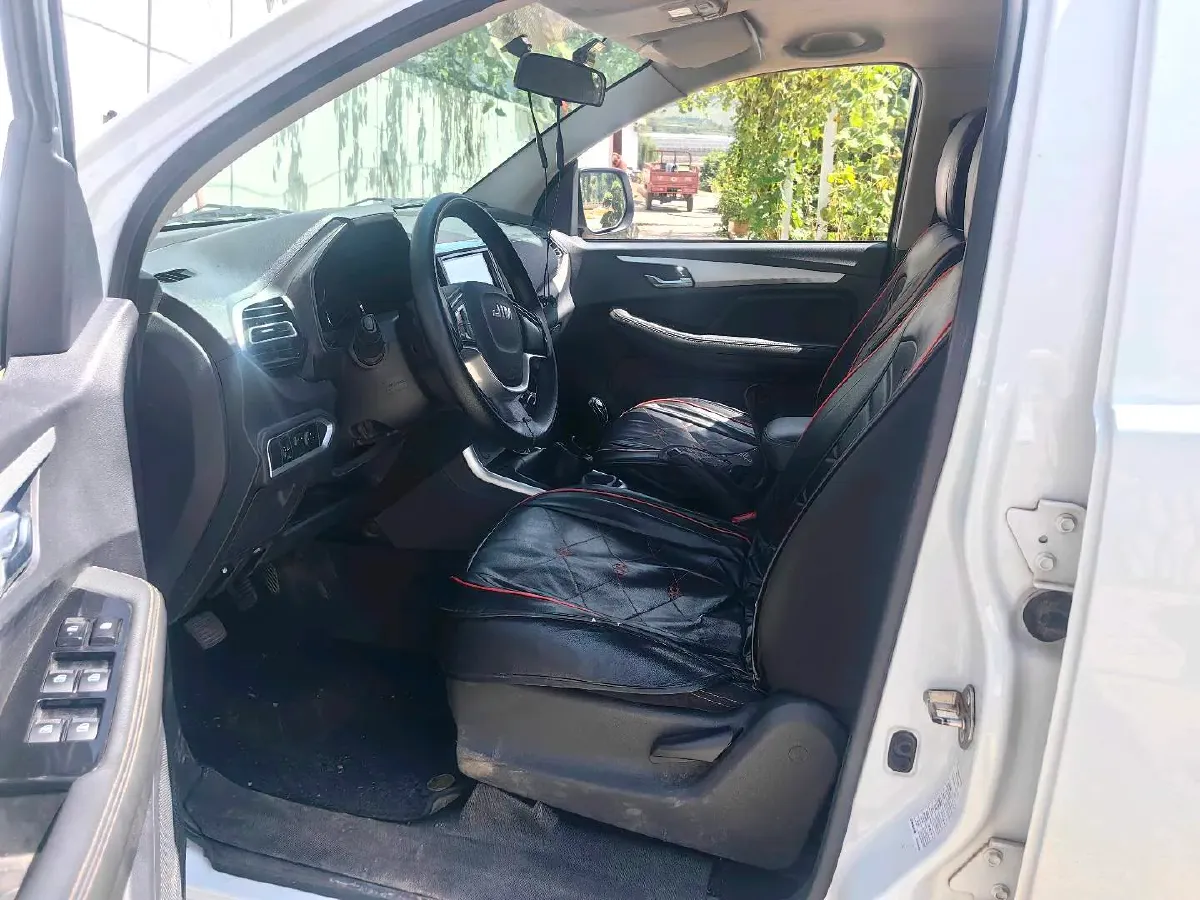 2022 Isuzu RE-MAX Jim 2.8T 120HP L4 5MT,autocango,china used car exporter,china ev exporter,chinese used car exporter,chinese used ev exporter