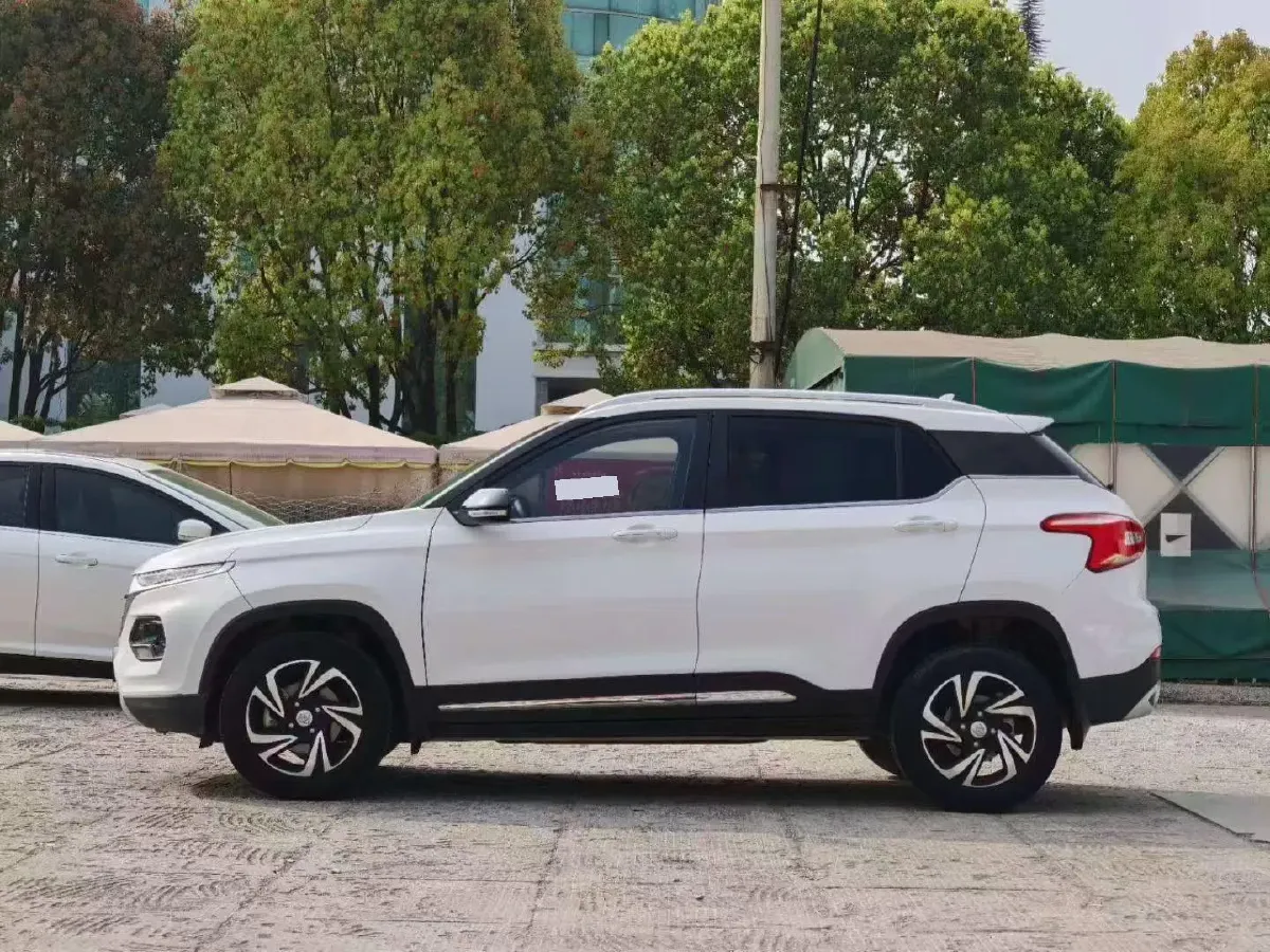 2017 HaiMa S5 Young Edition 1.6L 122HP L4 5MT,autocango,china used car exporter,china ev exporter,chinese used car exporter,chinese used ev exporter