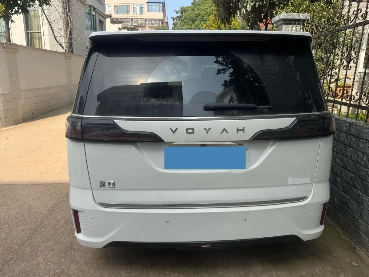2022 Voyah Dream 1.5T 136HP L4 PHEV 25.57KWH,autocango,china used car exporter,china ev exporter,chinese used car exporter,chinese used ev exporter