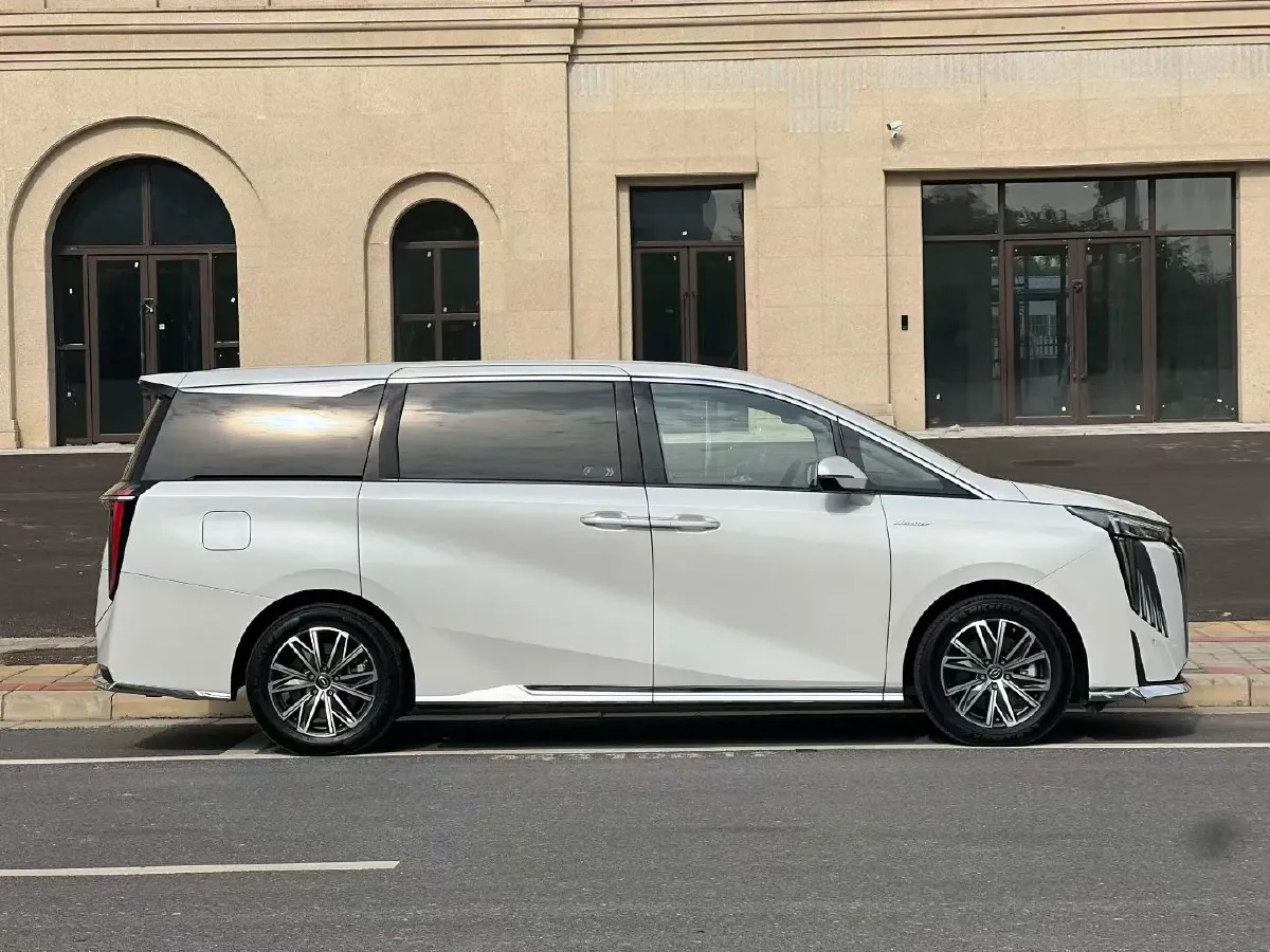 2024 GAC Trumpchi M8 2.0T 190HP L4 2DHT Hybrid,autocango,china used car exporter,china ev exporter,chinese used car exporter,chinese used ev exporter