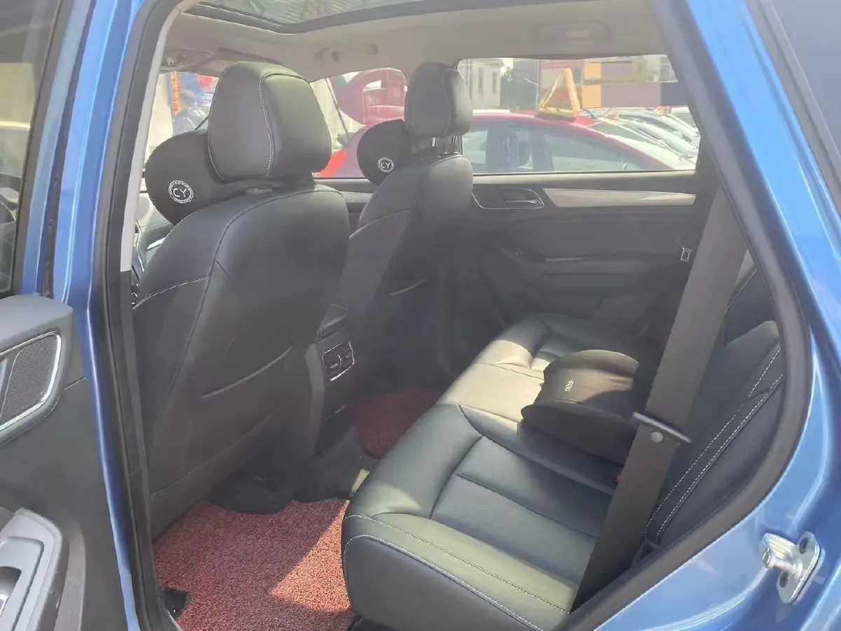 2020 Roewe i6 1.5T 169HP L4 7DCT,autocango,china used car exporter,china ev exporter,chinese used car exporter,chinese used ev exporter