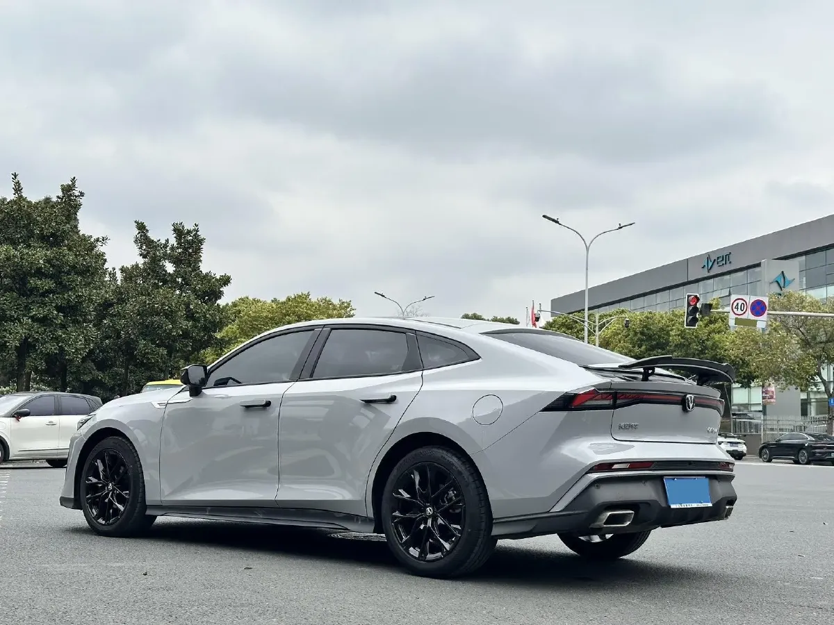 2024 ChangAn UNI-V 1.5T 188HP L4 7DCT,autocango,china used car exporter,china ev exporter,chinese used car exporter,chinese used ev exporter