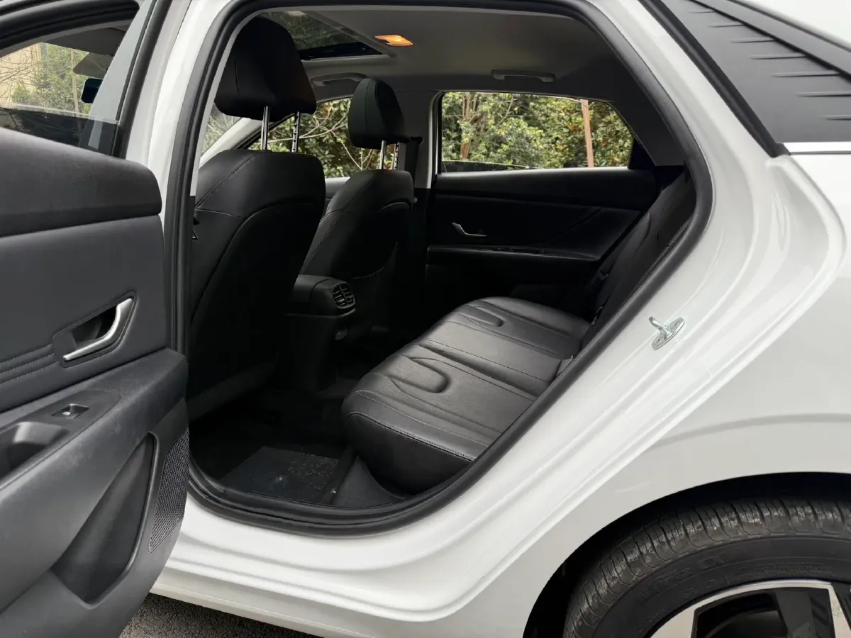 2022 Hyundai Elantra 1.5L 115HP L4 CVT,autocango,china used car exporter,china ev exporter,chinese used car exporter,chinese used ev exporter