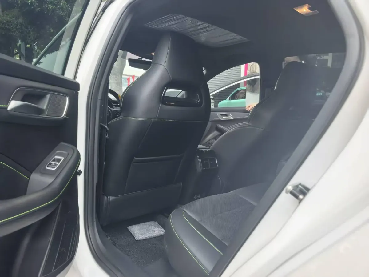 2025 MG MG6 1.5T 181HP L4 7DCT,autocango,china used car exporter,china ev exporter,chinese used car exporter,chinese used ev exporter