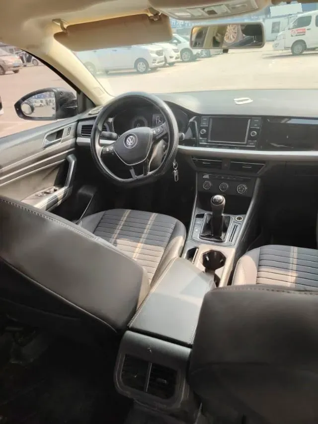 2019 Volkswagen Lavida 1.5L 113HP L4 5MT,autocango,china used car exporter,china ev exporter,chinese used car exporter,chinese used ev exporter