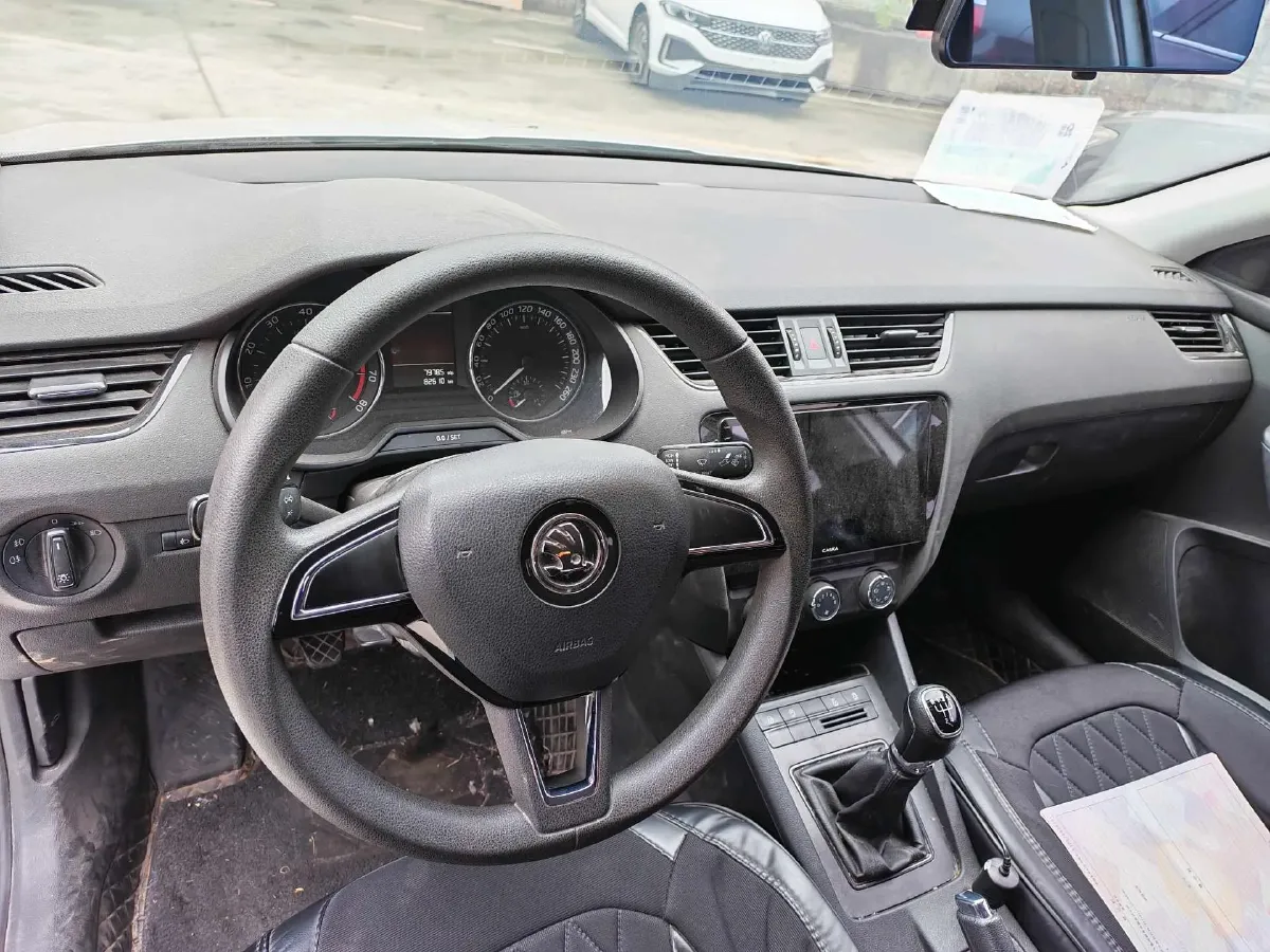 2020 Skoda Octavia 1.5L 113HP L4 5MT,autocango,china used car exporter,china ev exporter,chinese used car exporter,chinese used ev exporter