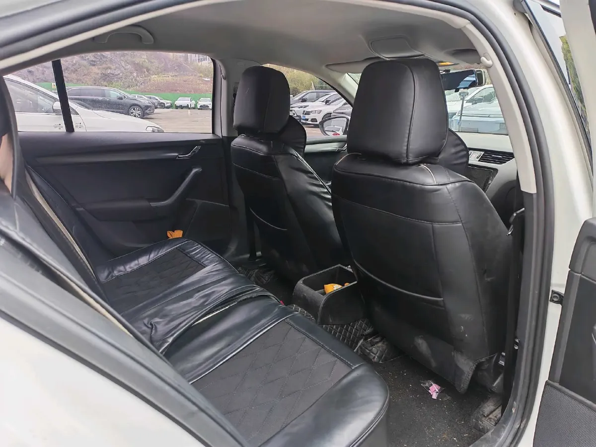 2020 Skoda Octavia 1.5L 113HP L4 5MT,autocango,china used car exporter,china ev exporter,chinese used car exporter,chinese used ev exporter