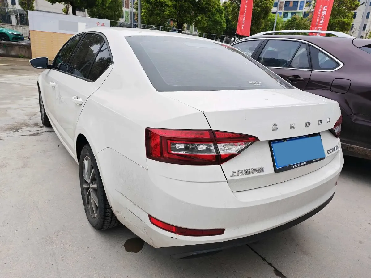 2020 Skoda Octavia 1.5L 113HP L4 5MT,autocango,china used car exporter,china ev exporter,chinese used car exporter,chinese used ev exporter