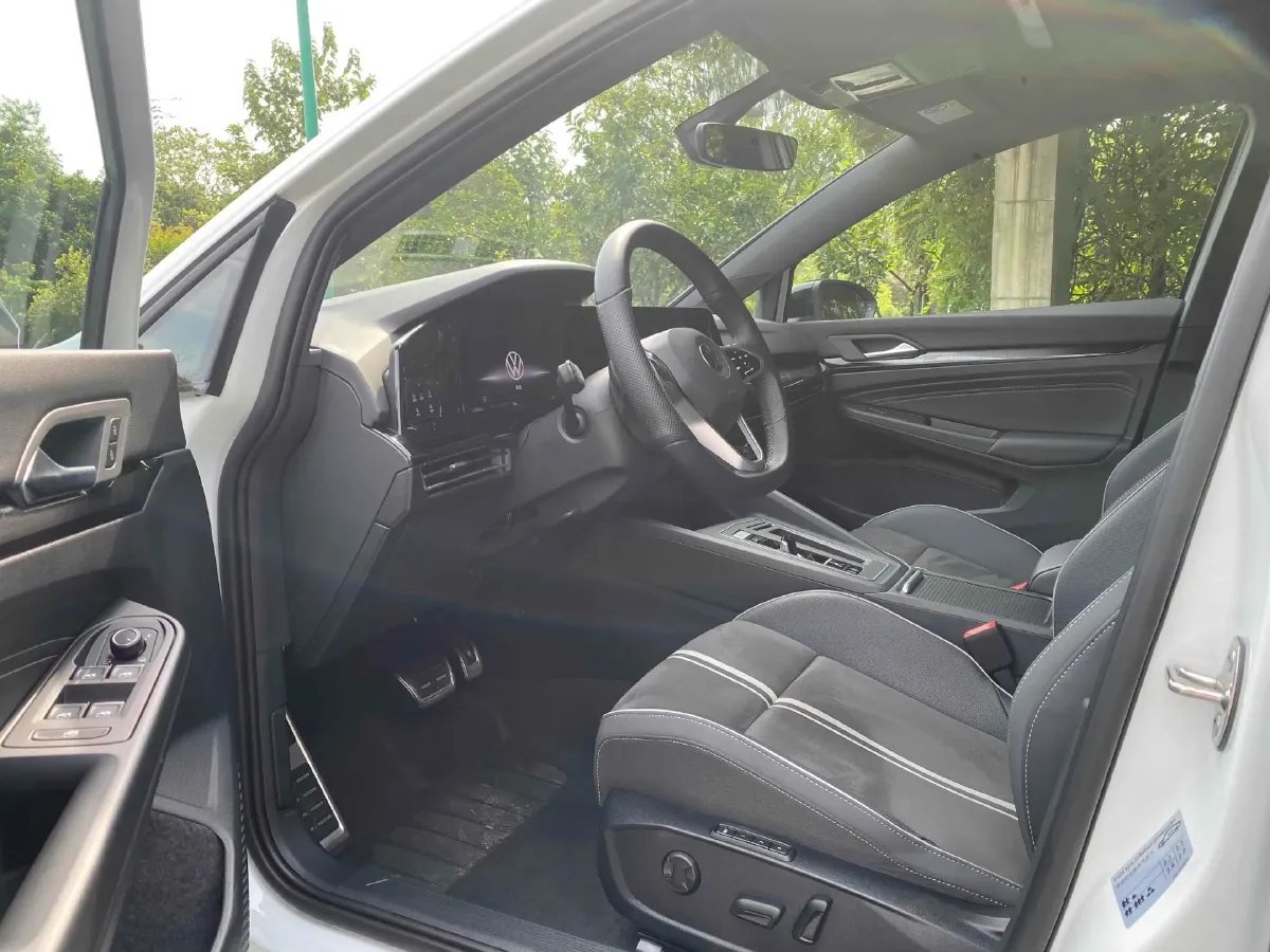 2023 Volkswagen Golf 1.4T 150HP L4 7DCT,autocango,china used car exporter,china ev exporter,chinese used car exporter,chinese used ev exporter