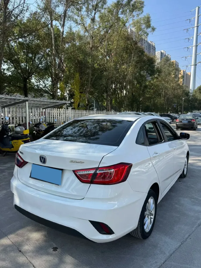 2021 ChangAn Eado DT 1.6L 125HP L4 5MT,autocango,china used car exporter,china ev exporter,chinese used car exporter,chinese used ev exporter