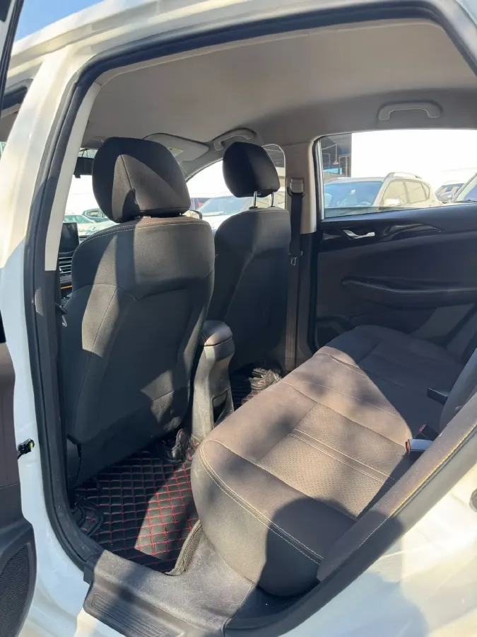 2021 ChangAn Eado DT 1.6L 125HP L4 5MT,autocango,china used car exporter,china ev exporter,chinese used car exporter,chinese used ev exporter