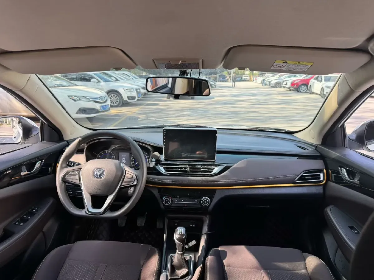 2021 ChangAn Eado DT 1.6L 125HP L4 5MT,autocango,china used car exporter,china ev exporter,chinese used car exporter,chinese used ev exporter