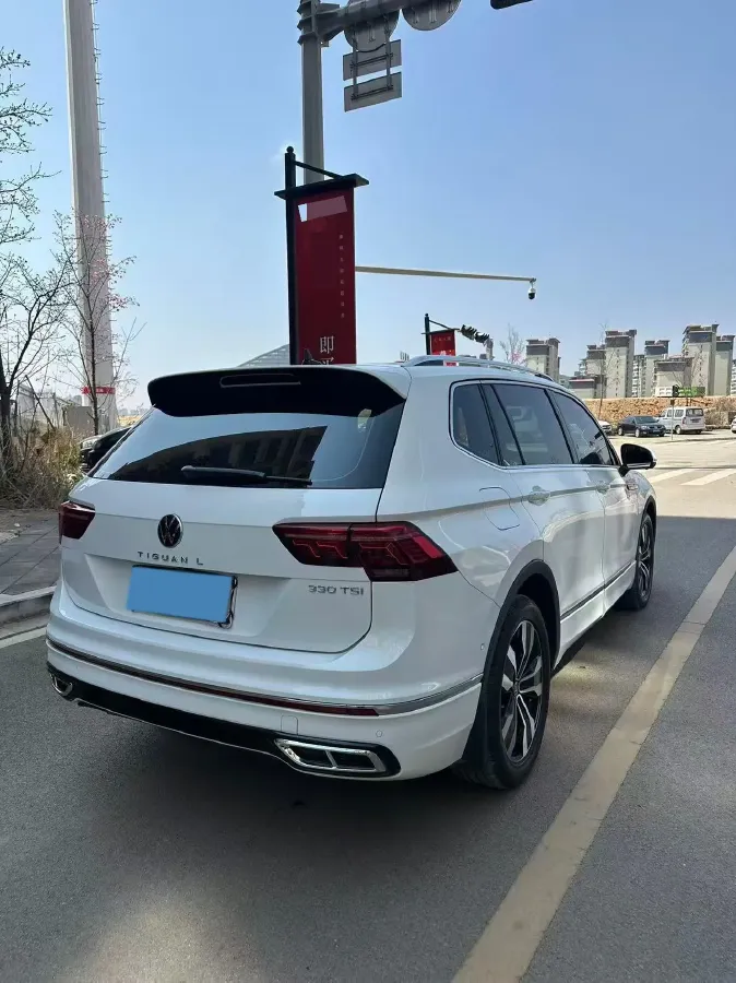 2024 Volkswagen Tiguan L 2.0T 186HP L4 7DCT,autocango,china used car exporter,china ev exporter,chinese used car exporter,chinese used ev exporter