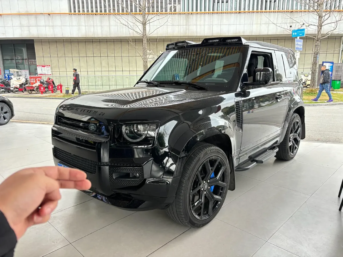 2021 Land Rover Defender 3.0T 400HP L6 8AT,autocango,china used car exporter,china ev exporter,chinese used car exporter,chinese used ev exporter