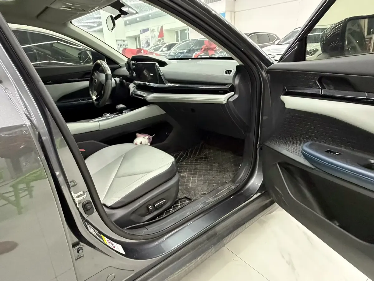 2023 ChangAn UNI-V iDD 1.5T 170HP L4 6TCT PHEV 18.4KWH,autocango,china used car exporter,china ev exporter,chinese used car exporter,chinese used ev exporter