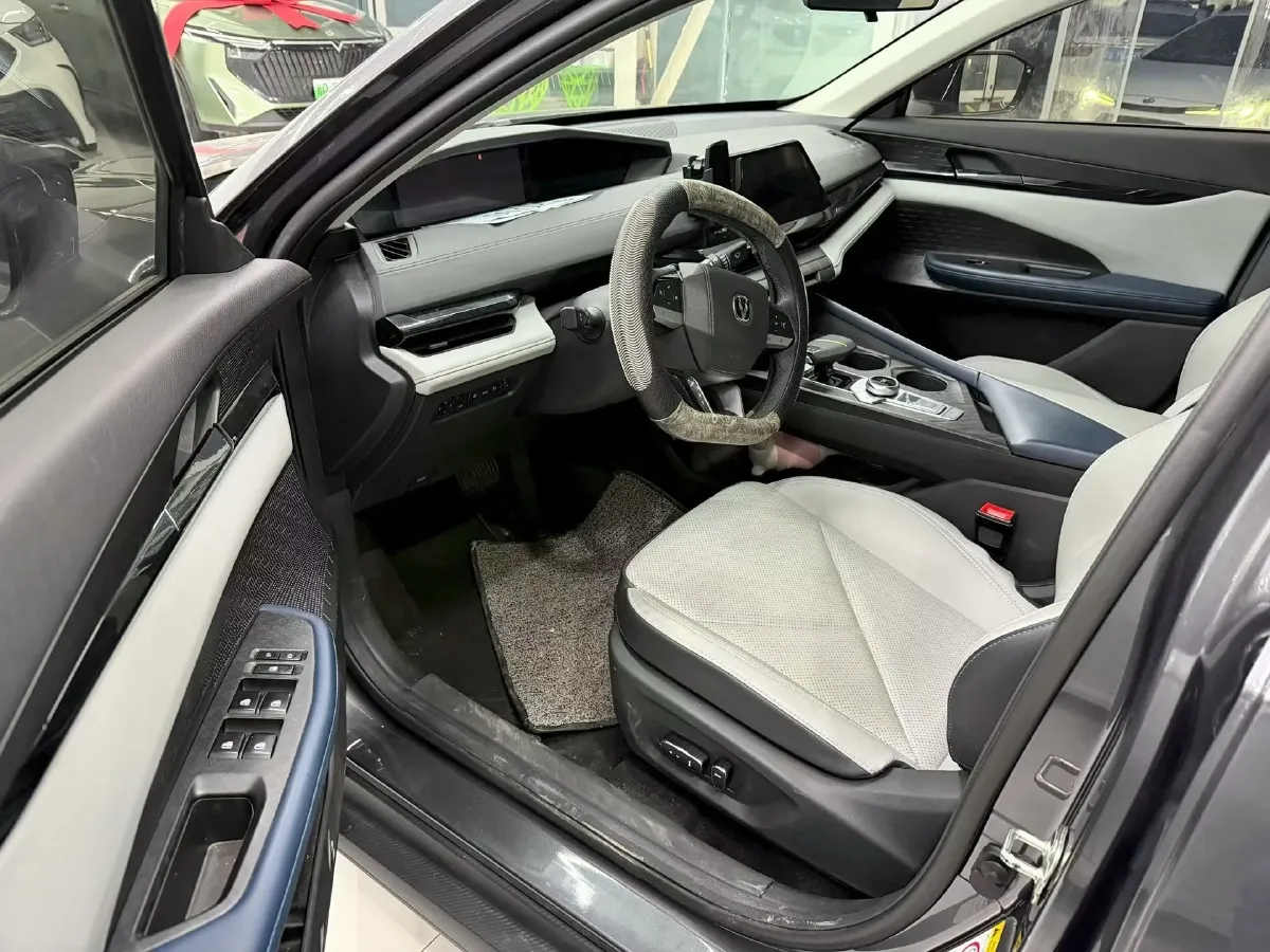2023 ChangAn UNI-V iDD 1.5T 170HP L4 6TCT PHEV 18.4KWH,autocango,china used car exporter,china ev exporter,chinese used car exporter,chinese used ev exporter