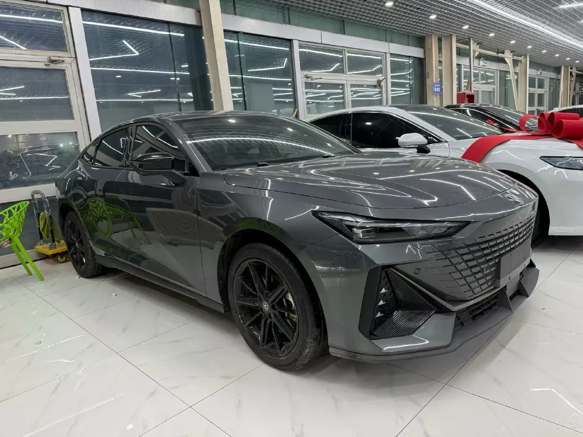 2023 ChangAn UNI-V iDD 1.5T 170HP L4 6TCT PHEV 18.4KWH,autocango,china used car exporter,china ev exporter,chinese used car exporter,chinese used ev exporter