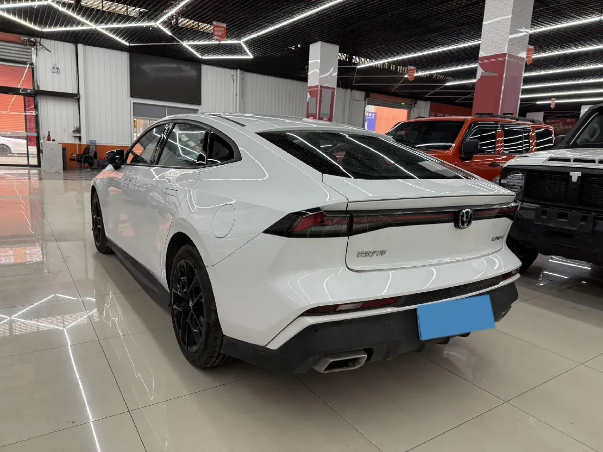 2024 ChangAn UNI-V 1.5T 188HP L4 7DCT,autocango,china used car exporter,china ev exporter,chinese used car exporter,chinese used ev exporter