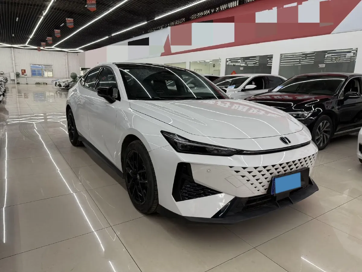 2024 ChangAn UNI-V 1.5T 188HP L4 7DCT,autocango,china used car exporter,china ev exporter,chinese used car exporter,chinese used ev exporter