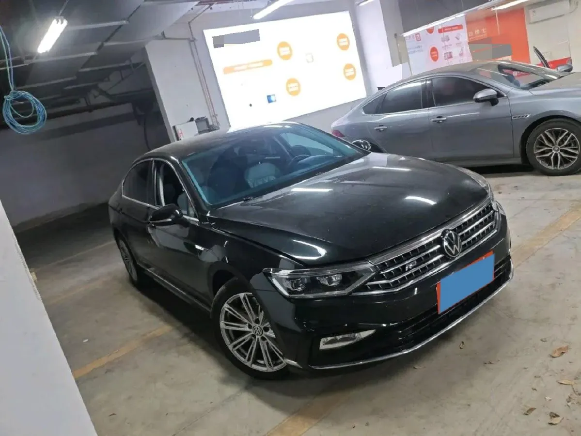 2023 Volkswagen Magotan 2.0T 186HP L4 7DCT,autocango,china used car exporter,china ev exporter,chinese used car exporter,chinese used ev exporter
