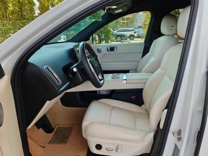 2024 Li L6 Range Extended 154HP L4 REEV 36.8KWH,autocango,china used car exporter,china ev exporter,chinese used car exporter,chinese used ev exporter