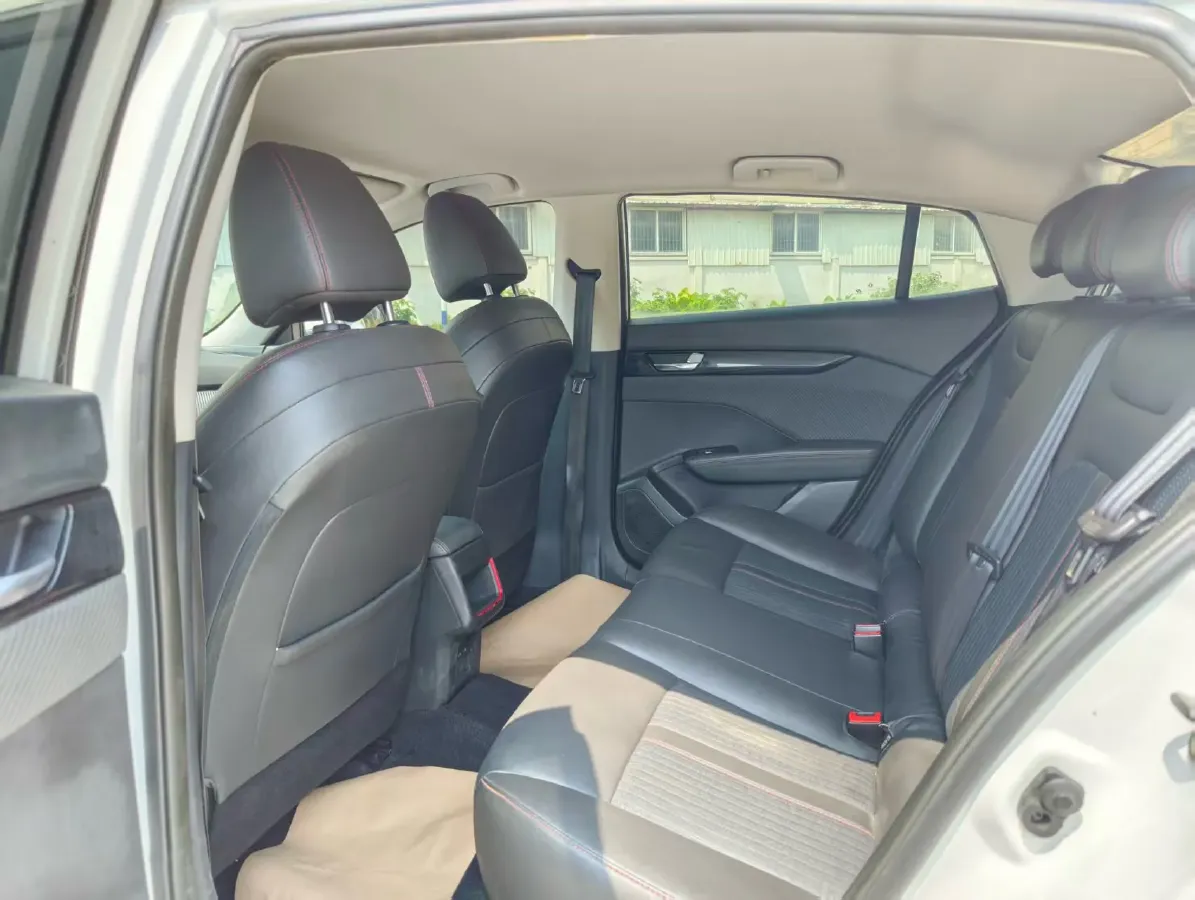 2021 DongFeng Aeolus YiXuan 1.5T 150HP L4 6DCT,autocango,china used car exporter,china ev exporter,chinese used car exporter,chinese used ev exporter