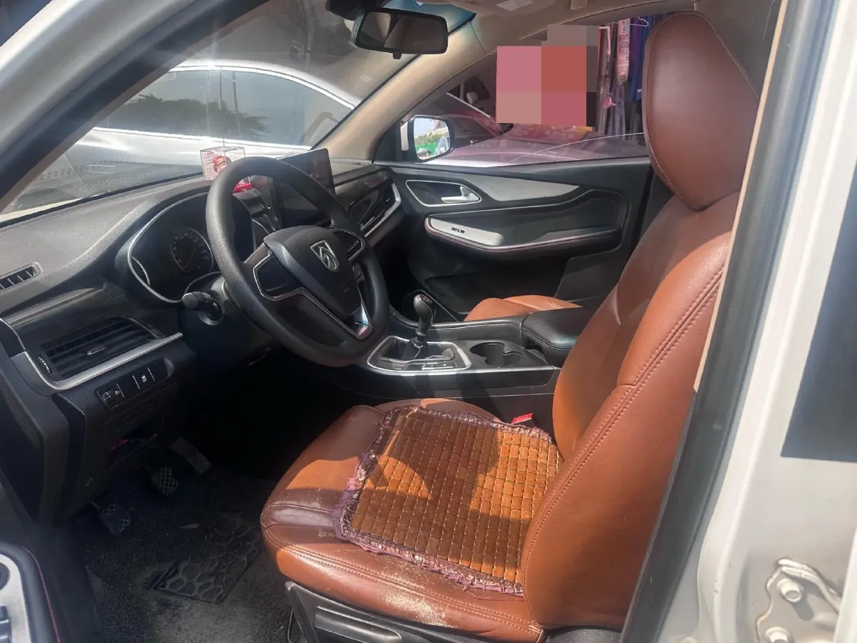 2017 BaoJun 560 1.5T 150HP L4 6MT,autocango,china used car exporter,china ev exporter,chinese used car exporter,chinese used ev exporter