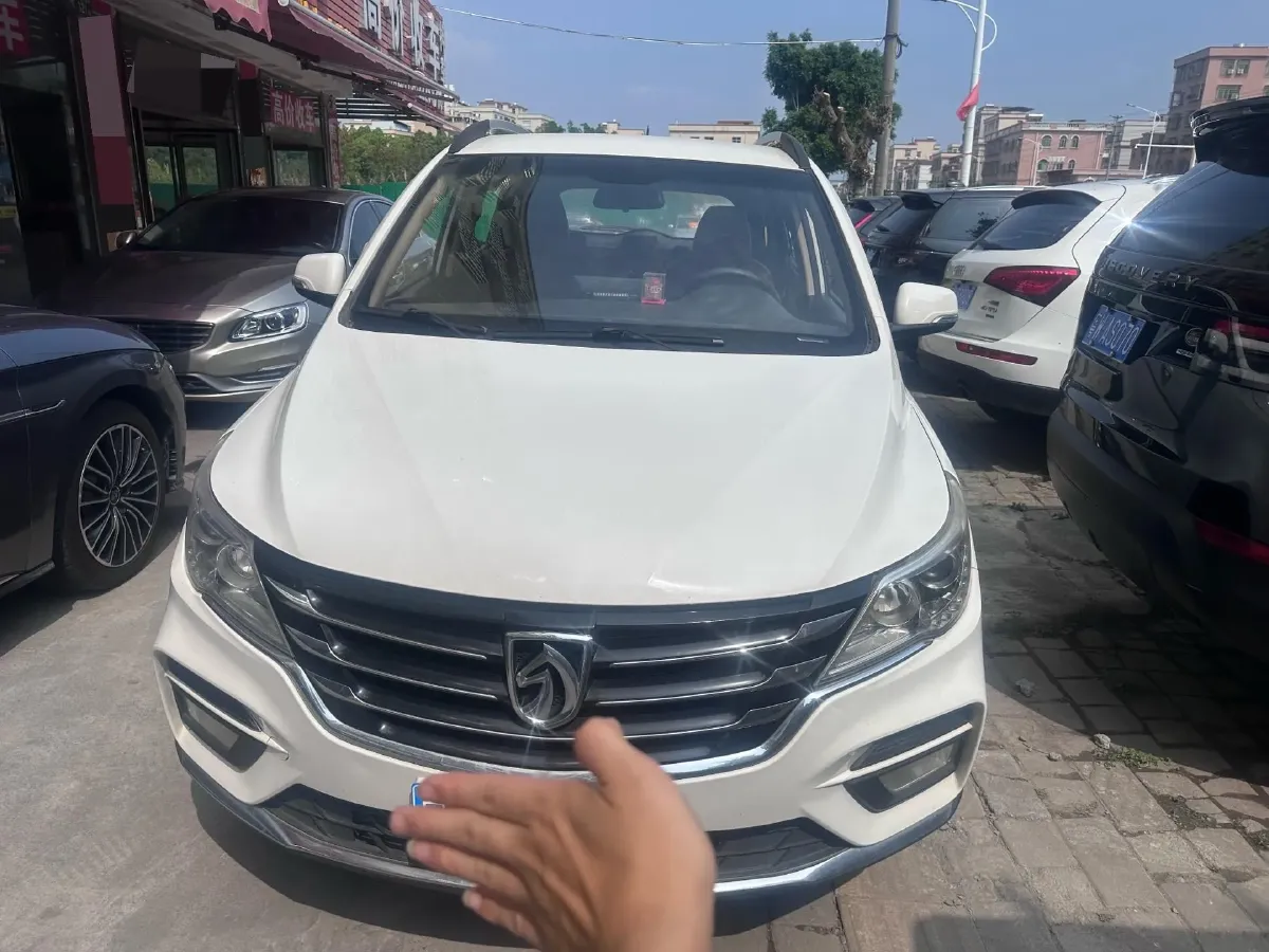 2017 BaoJun 560 1.5T 150HP L4 6MT,autocango,china used car exporter,china ev exporter,chinese used car exporter,chinese used ev exporter