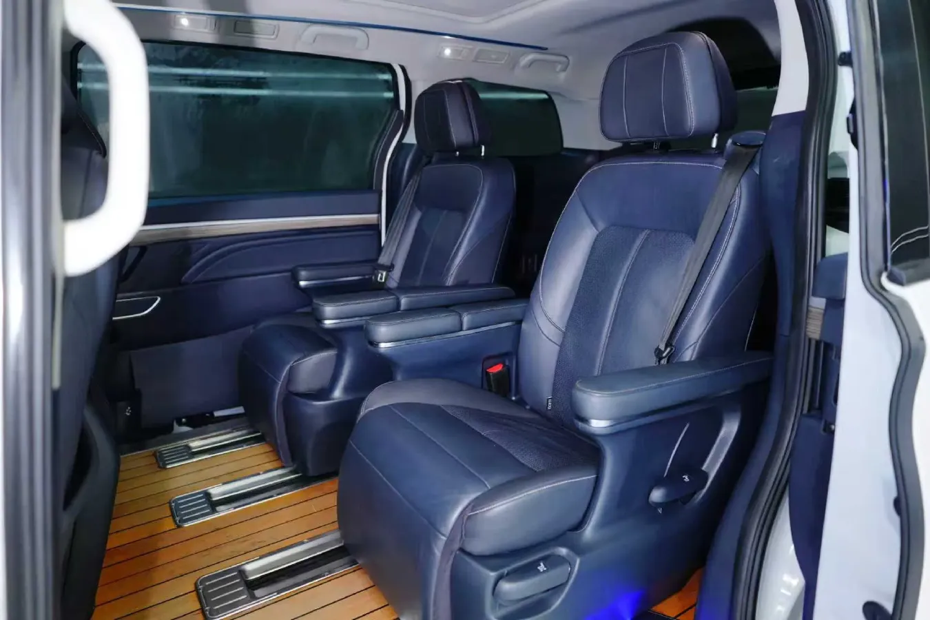 2023 GAC Trumpchi M8 2.0T 252HP L4 8AT,autocango,china used car exporter,china ev exporter,chinese used car exporter,chinese used ev exporter