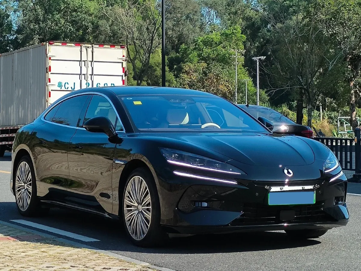 2024 Denza DenzaZ9 2.0T 207HP L4 E-CVT PHEV 38.5KWH,autocango,china used car exporter,china ev exporter,chinese used car exporter,chinese used ev exporter