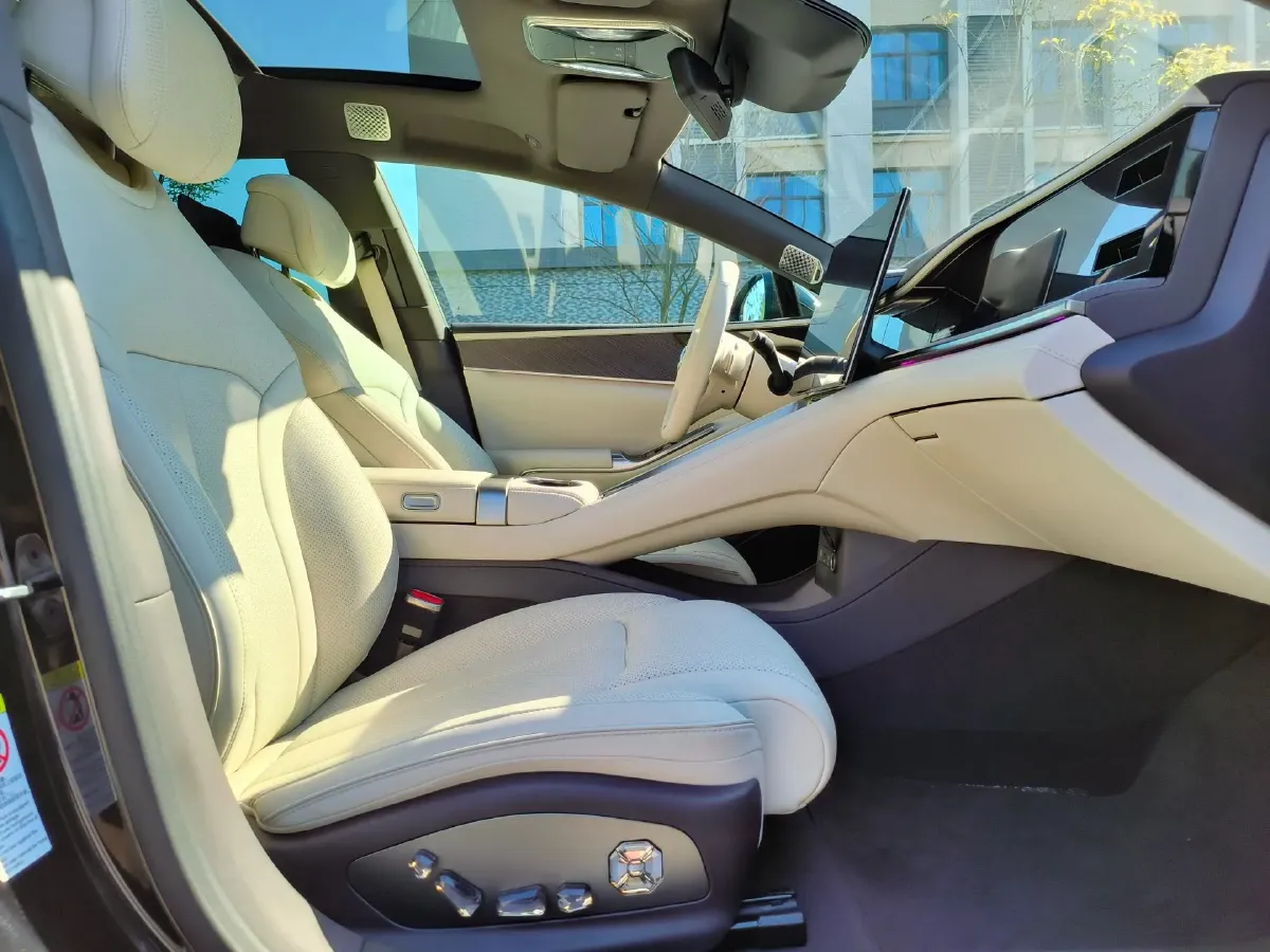 2024 Denza DenzaZ9 2.0T 207HP L4 E-CVT PHEV 38.5KWH,autocango,china used car exporter,china ev exporter,chinese used car exporter,chinese used ev exporter